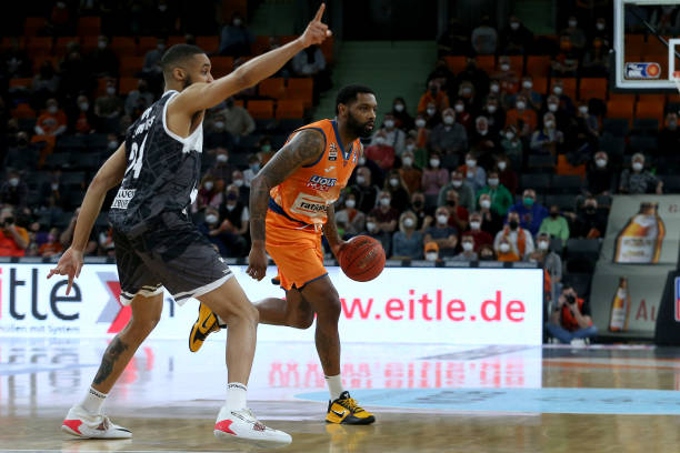 靠稳定的底 靠稳定的底