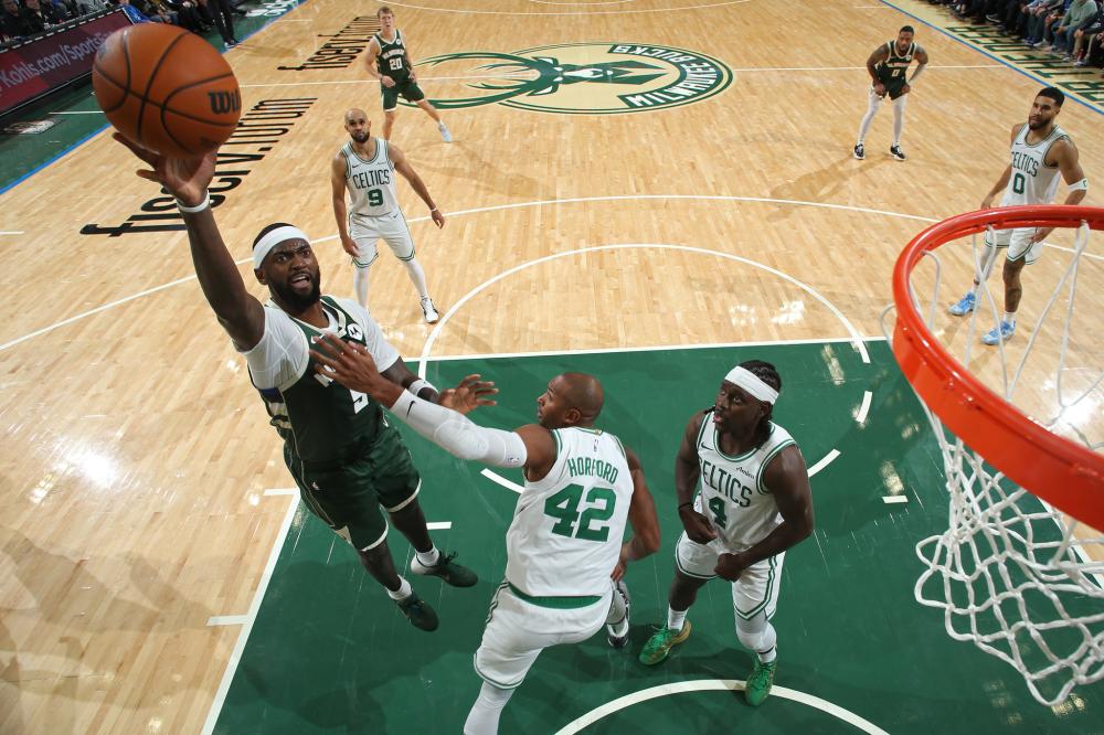 范志毅在水 范志毅在水